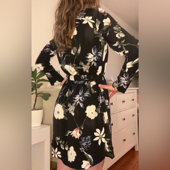 Floral Dynamite Dress - Picture 4 of 4